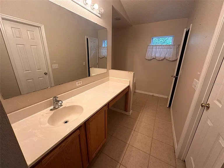 2529 SW 156th Pl — Photo 7