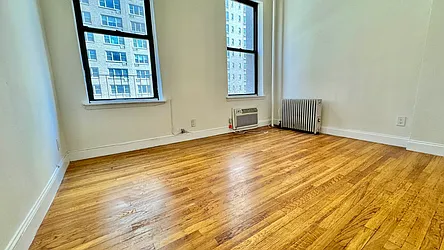 Rented by HOLTON REAL ESTATE INC.