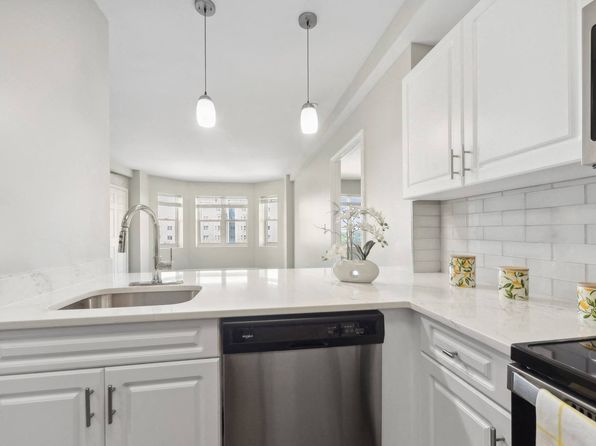 12 Highpoint Cir #6-409