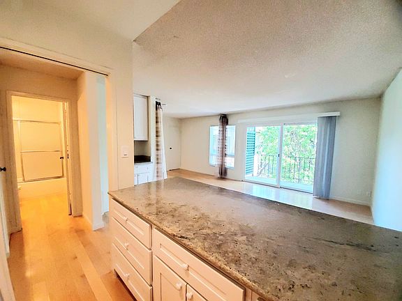 4th image of 815 N Humboldt St APT 315