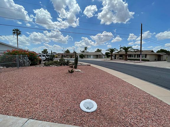 Location Location with in few feet from golf course