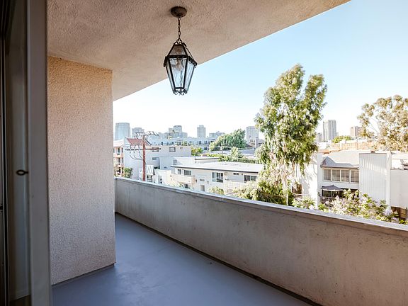 3rd image of 10650 Holman Ave APT 306