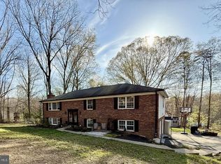 8 Rolling Rd, Stafford, VA 22556