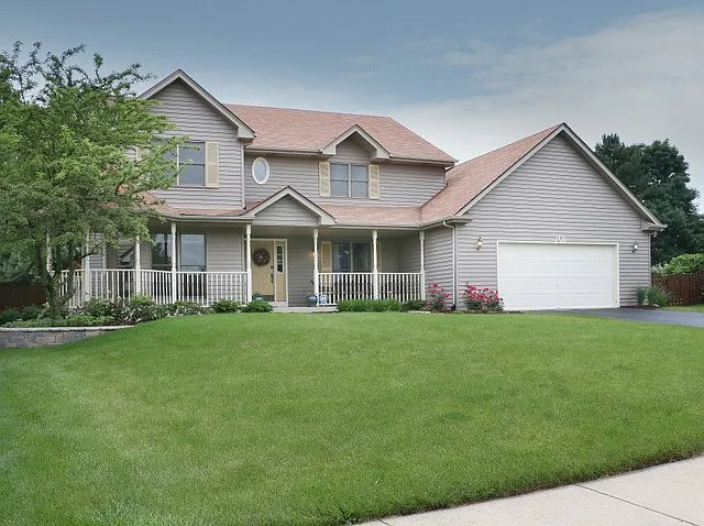 701 Clarendon Ln photo 1