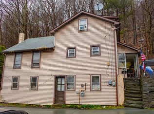 539 Riverside Dr, Honesdale, PA 18431