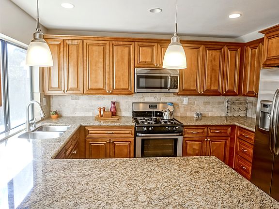 4th image of 25926 Mendoza Dr