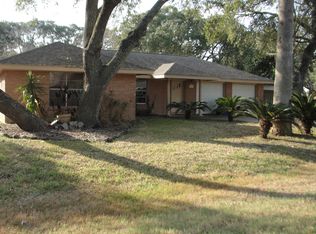803 Whitewing Dr, Rockport, TX 78382