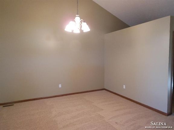 3rd image of 2943 Jack Cir