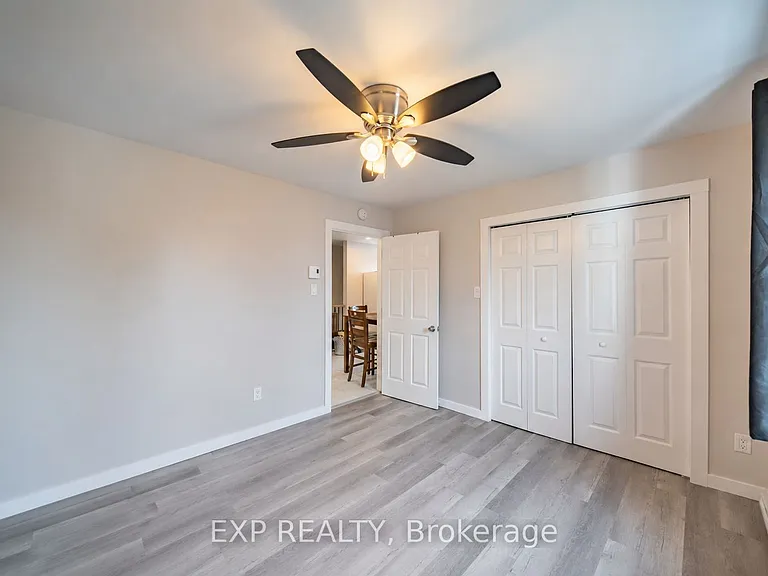 4515 Ste Catherine St #B — Photo 3