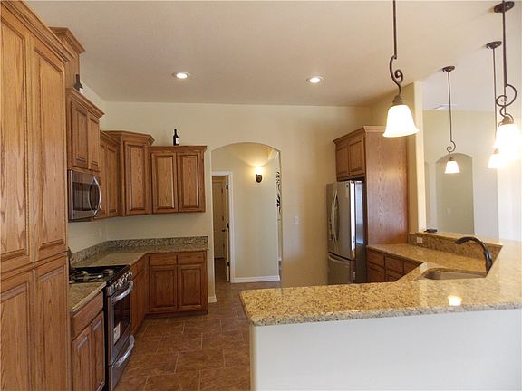3rd image of 5717 Valley Oak Dr