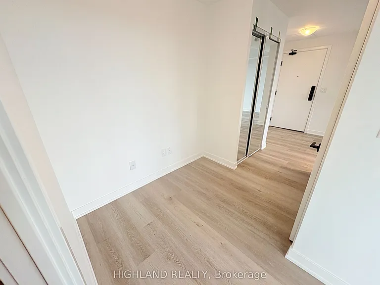 2075 Lakeshore Rd #2402 — Photo 6