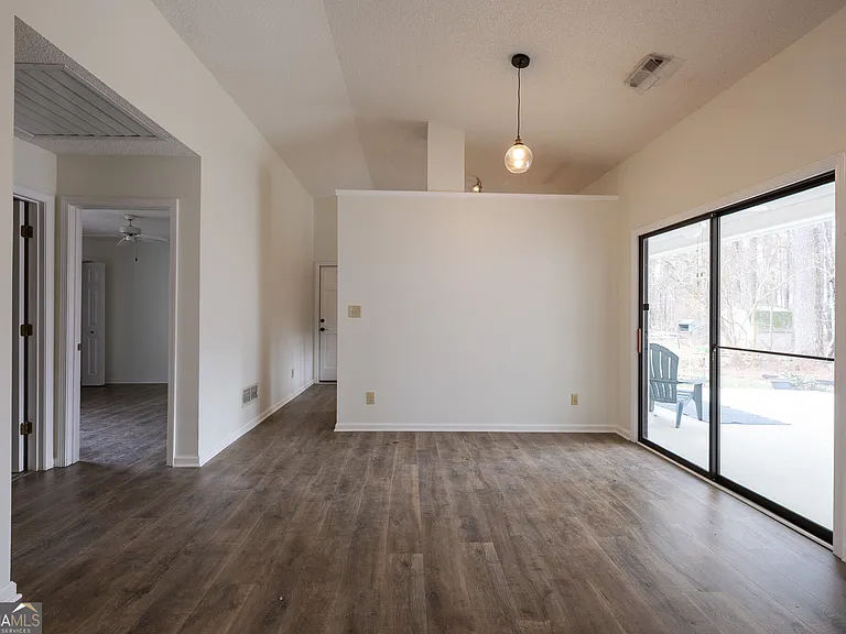 112 Glendale Dr — Photo 30