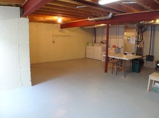 903 Oak Ridge Ln, Woodstock, IL 60098