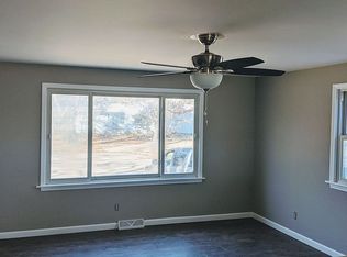 2800 Goodrich Cir, Manhattan, KS 66502