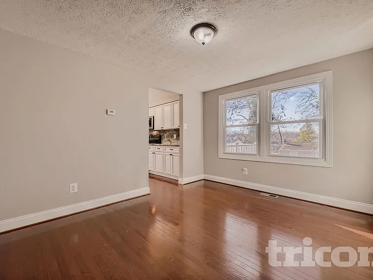 7 Randolph Springs Ct — Photo 3