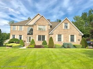 704 Parkview Rd, Moscow, PA 18444