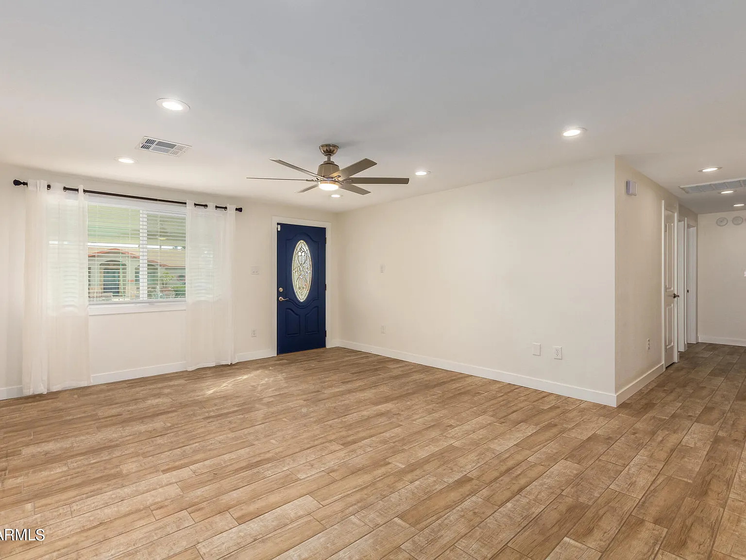3 bed, 2.0 bath, 1710 sqft, $3,300 — Photo 4