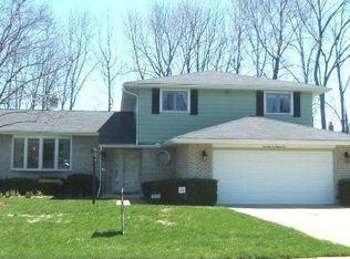 7685 Gerald Dr, Middleburg Heights, OH