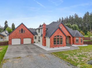 16915 32nd Avenue E, Tacoma, WA