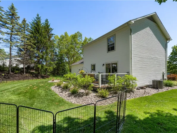12 Calman Pl, Canandaigua, NY 14424
