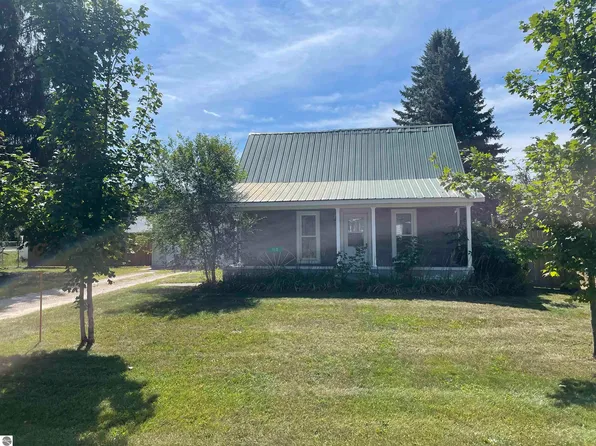 312 E Calhoun St, Mancelona, MI 49659
