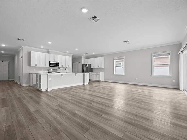 13732 SW 137th Ct — Photo 2