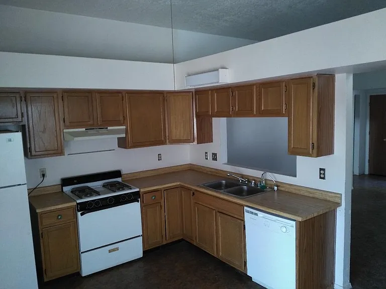 Blackberry Rd NE — Photo 1