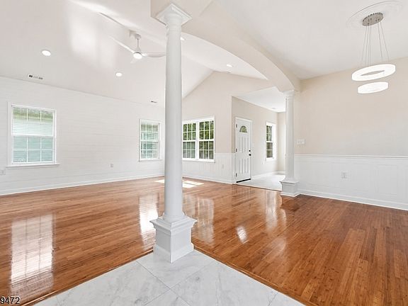 4th image of 32 Gabriella Cir