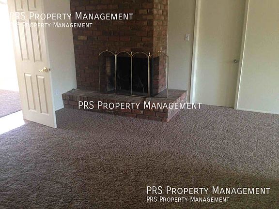 4th image of 332 E Laguna Dr