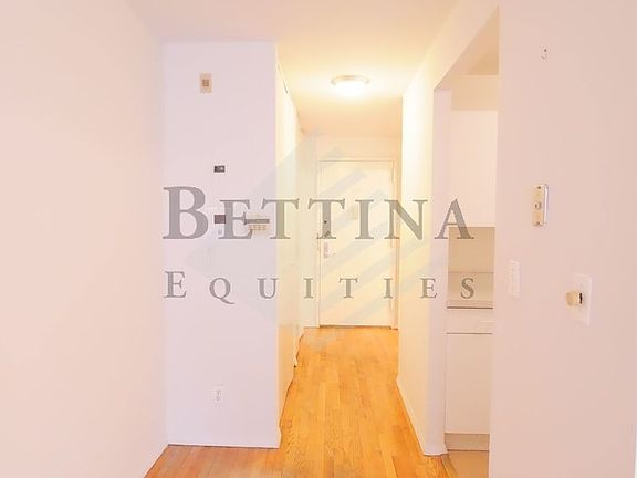 5th image of 312 E 92nd St APT 5D