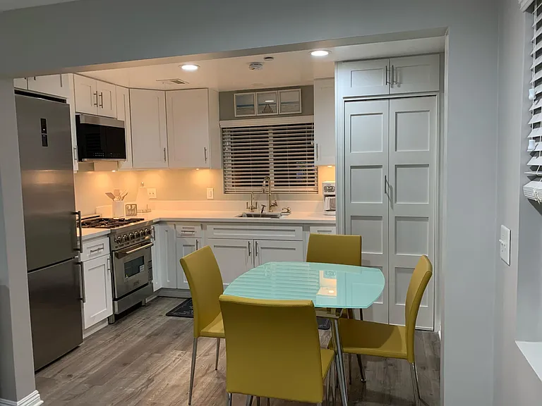 145 S La Peer Dr — Photo 20