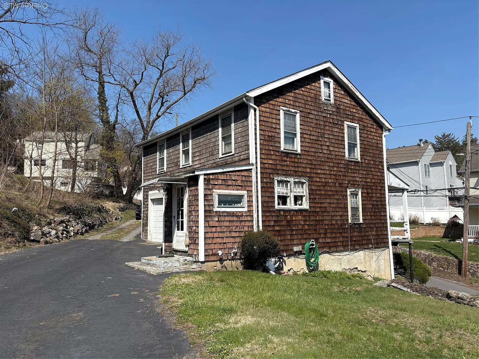 77 Cleveland Street photo 1