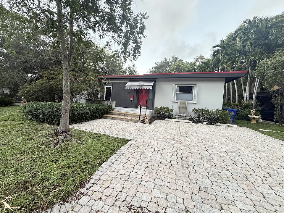 1413 SW 8th Ct