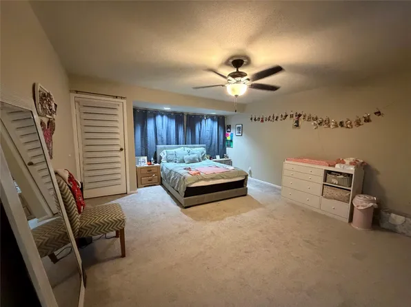 2409 Bering Dr #18, Houston, TX 77057