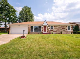 520 Evergreen Dr, Clarksville, IN 47129