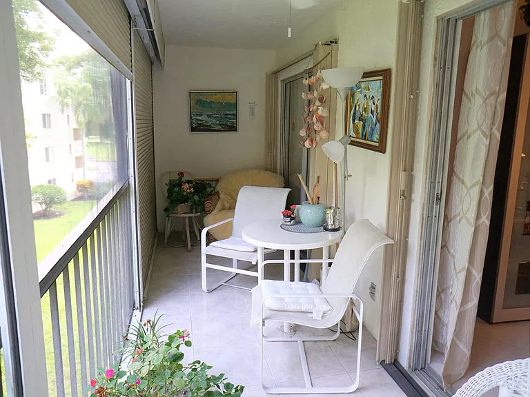7286 Huntington Ln #306 — Photo 31