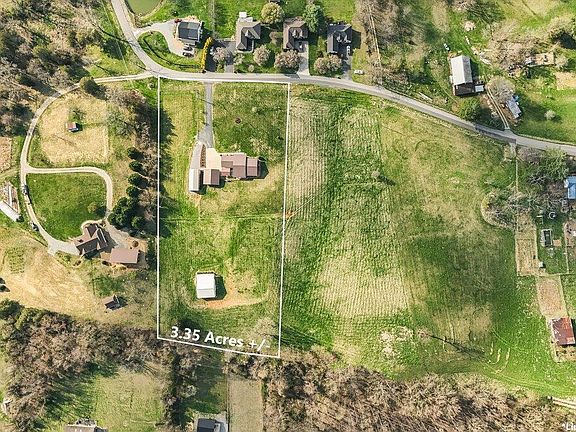 2nd image of 231 County Farm Rd