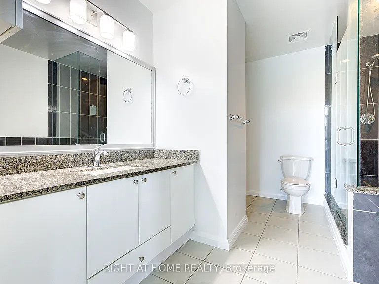 55 Eglinton Ave W #101 — Photo 19