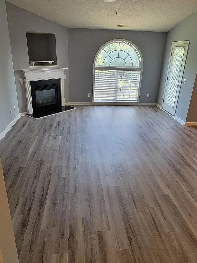 3rd Floor 2 Bedrooms, 2 Baths Vaulted Ceiling Condo — Photo 1