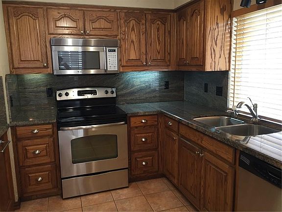 4th image of 1008 Candlewood Dr