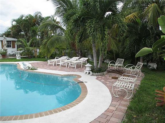 3rd image of 3830 NW 7th Ave