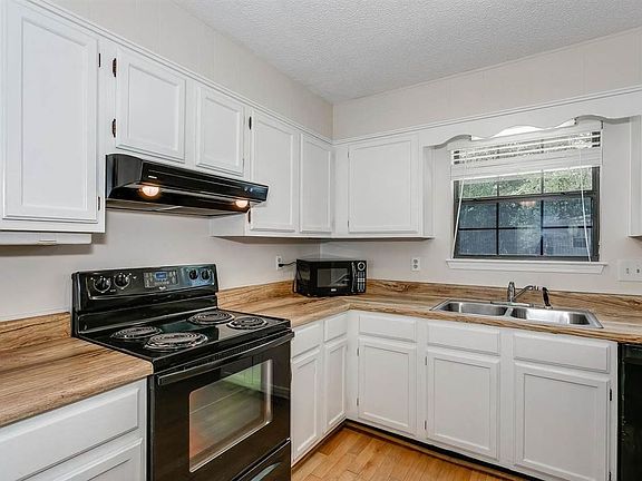 2nd image of 146 Kevin Dr
