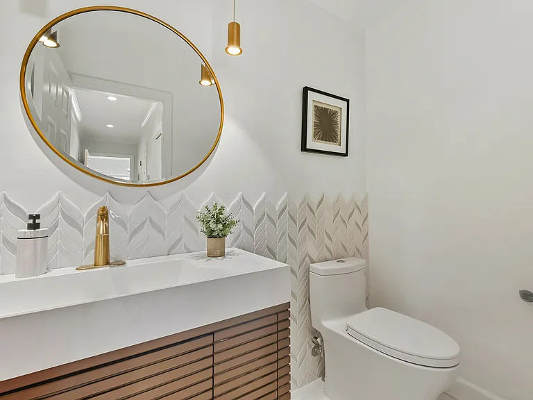 866 Alma Pl — Photo 10