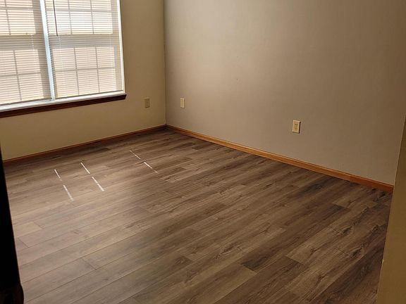 3rd image of 304 Turnberry Dr #602A