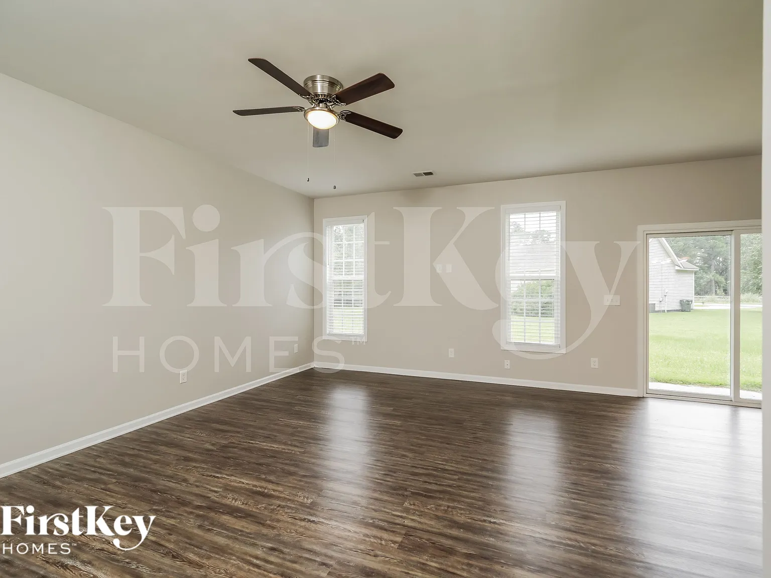 3 bed, 2.0 bath, 1284 sqft, $2,215 — Photo 4