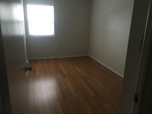 4th image of 9867 Frankford Ave