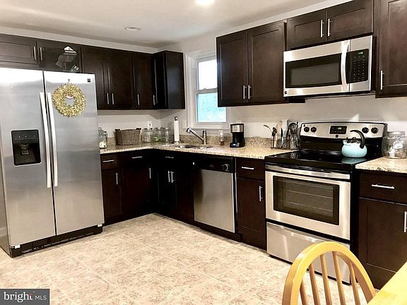 5th image of 10480 Karen Ct