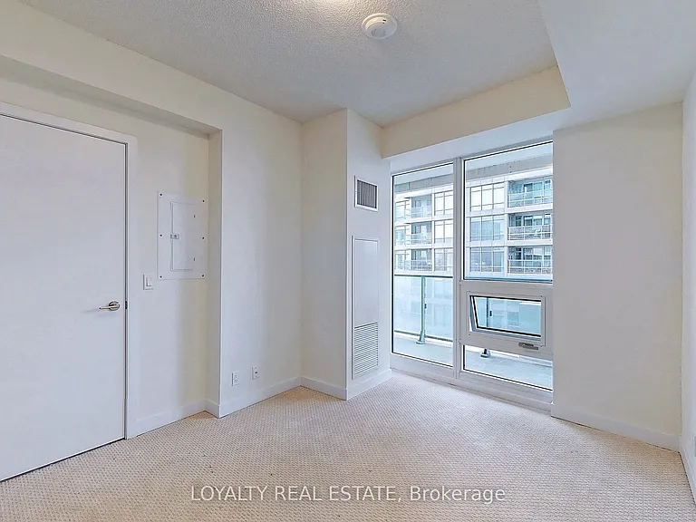 2221 Yonge St #1705 — Photo 19