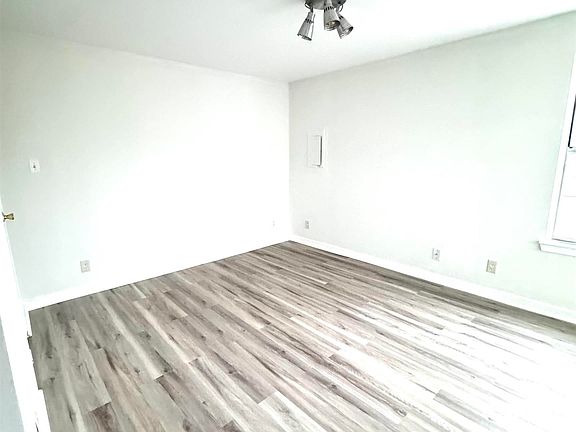 2nd image of 208 Heather Croft #208