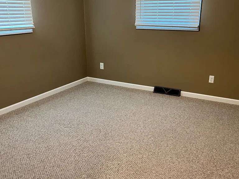 1320 S Curry Pike — Photo 5